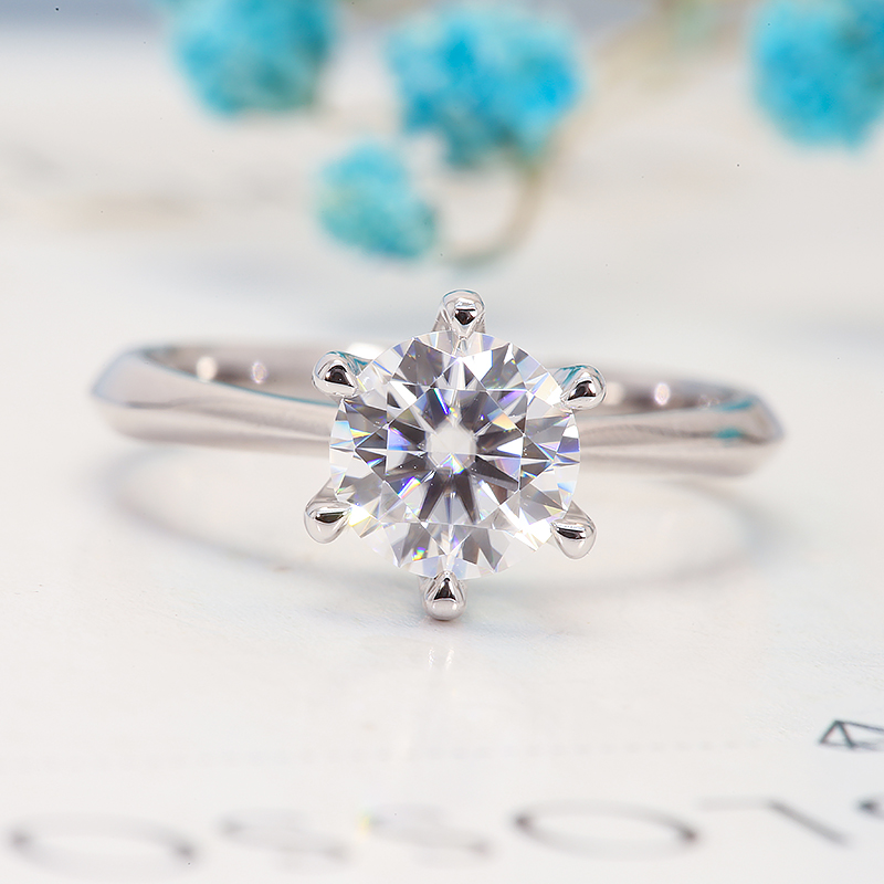 Body Jewelry Vch - Cincin Pertunangan dan Pernikahan Berlian Buatan
